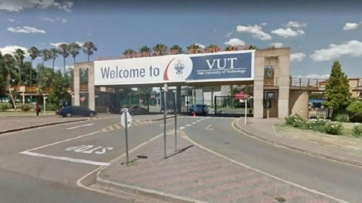 Empty VUT campus due to students using online resources for learning