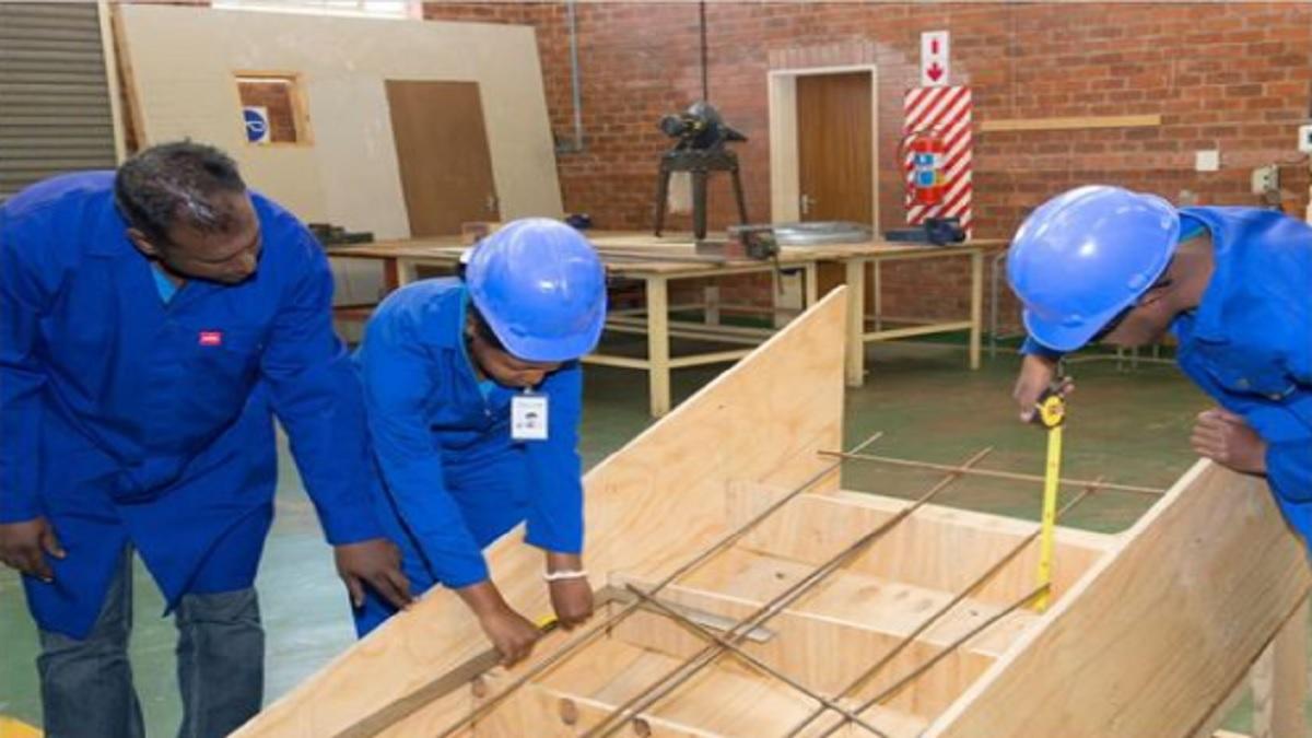 How To Become A Carpenter Careers Portal