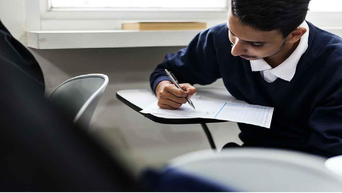 pupils writing