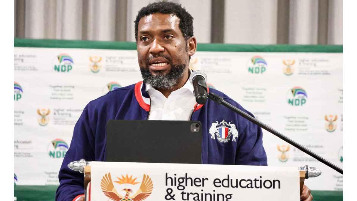 Minister Buti Manamela