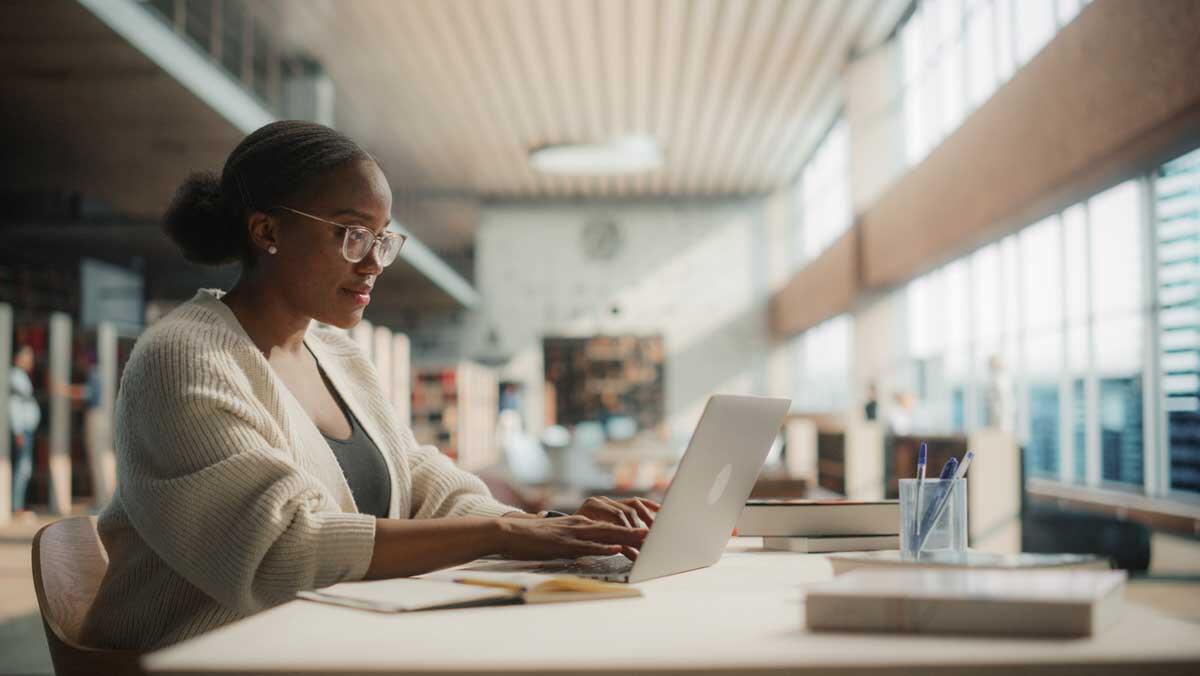 Student working online