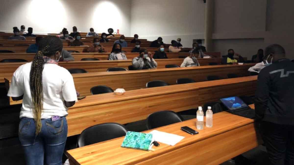 students lecture theatre