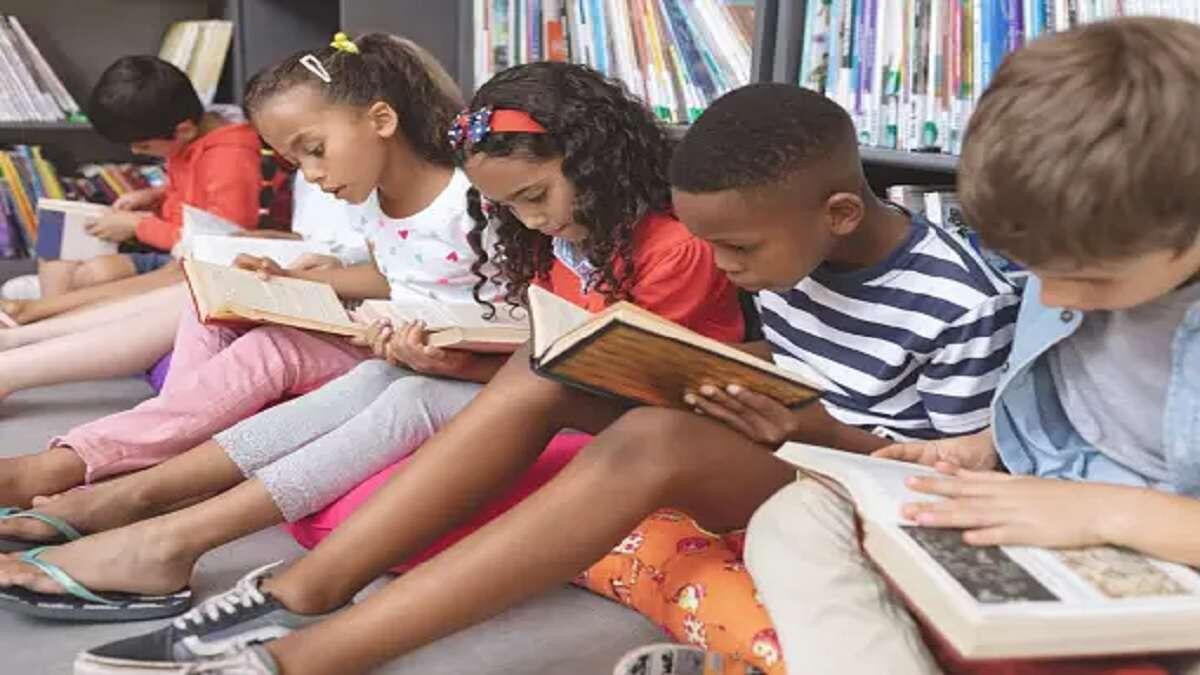 Children reading.