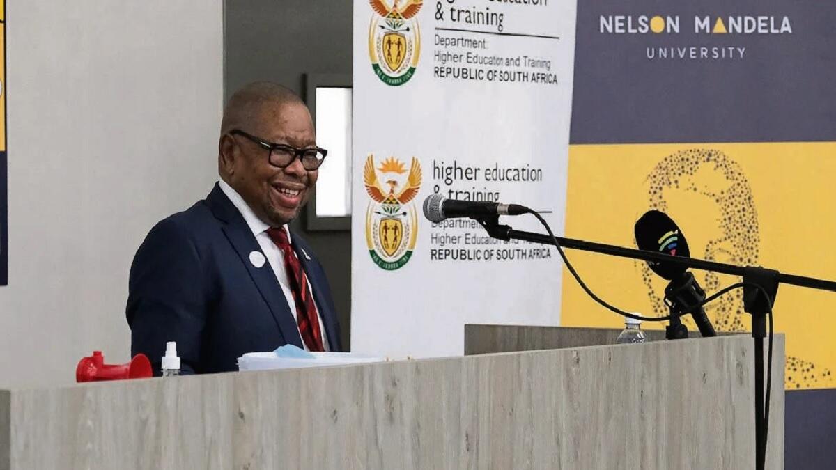 Dr. Blade Nzimande makes a speech at NMU Medical School launch
