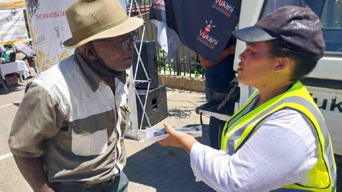 Elderly persons are first to receive their March payments