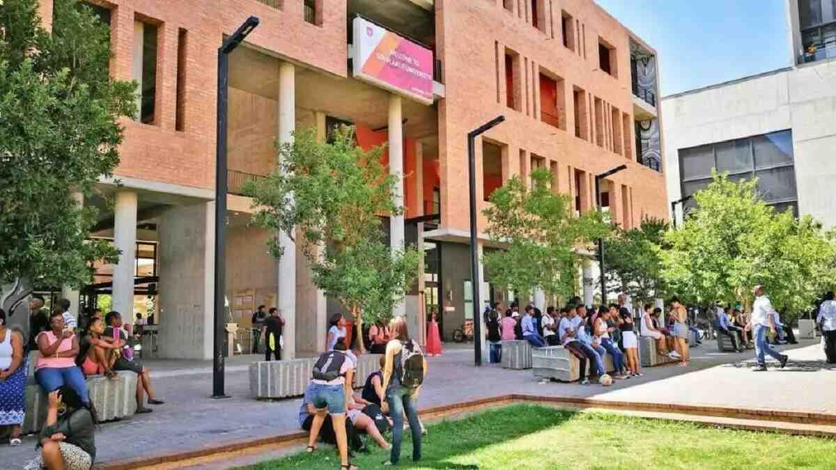 Sol Plaatjie University go to campus to apply for bursaries