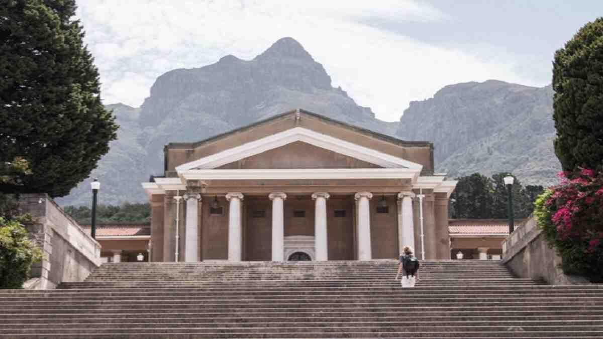 UCT campus remains empty as Vice Chancellor leaves
