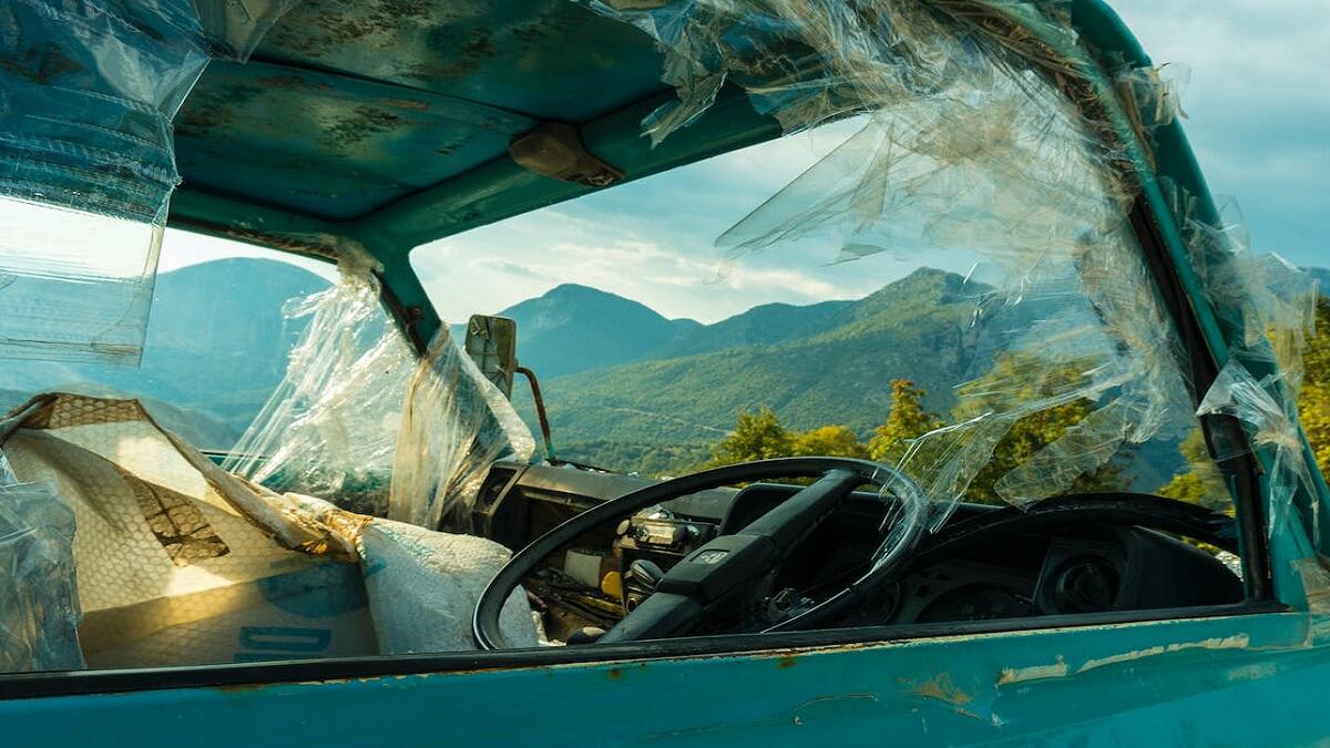 scholar transport windscreen shattered in an accident