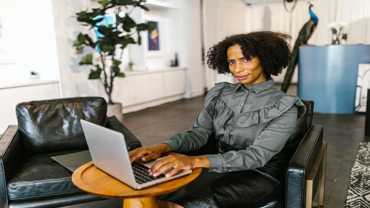 woman applying for a business course