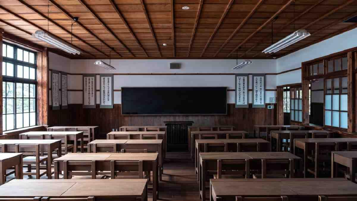 empty classroom because of the impact of loadshedding