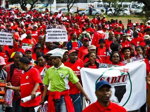 SADTU members protesting