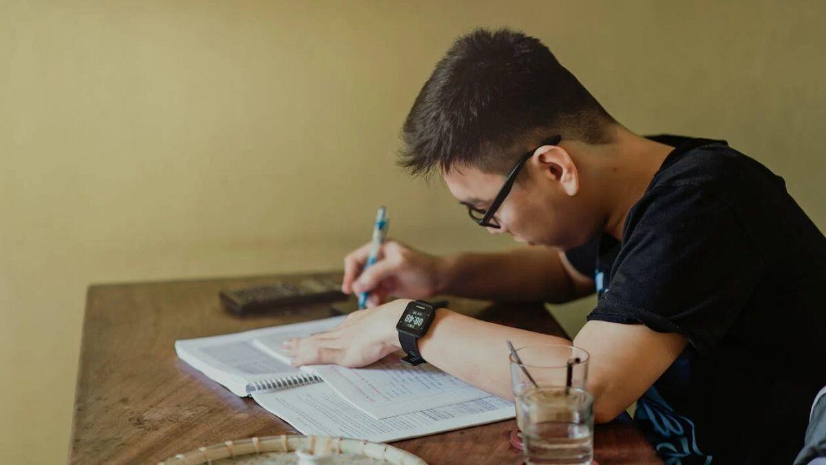 Student doing course work