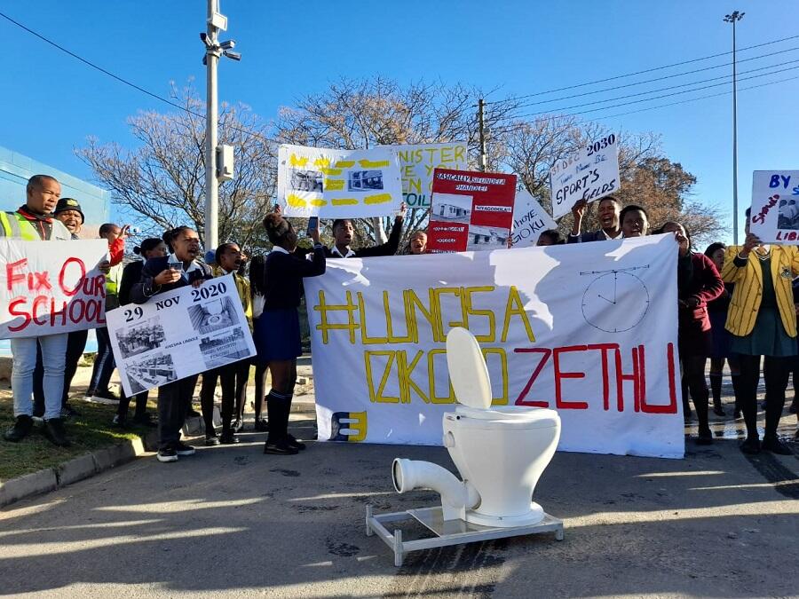 Students protesting in Eastern Cape