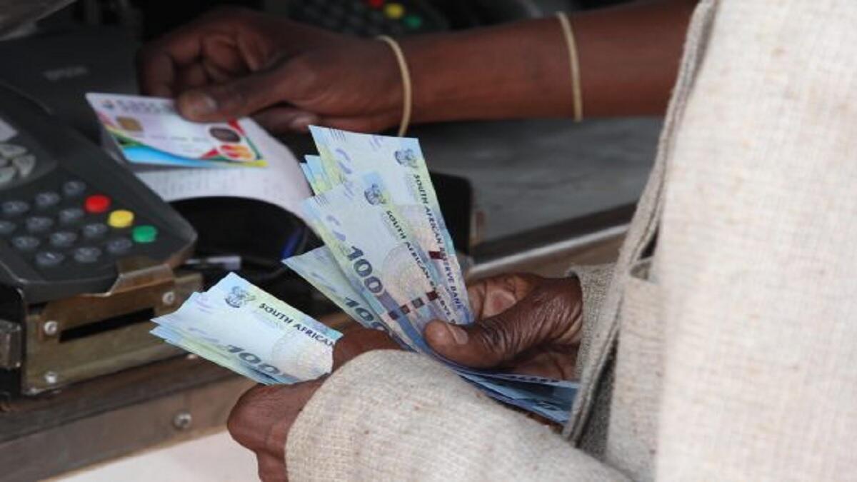 Person withdrawing Sassa grant