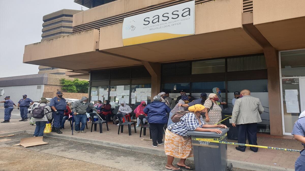 Sassa beneficiaries outside office