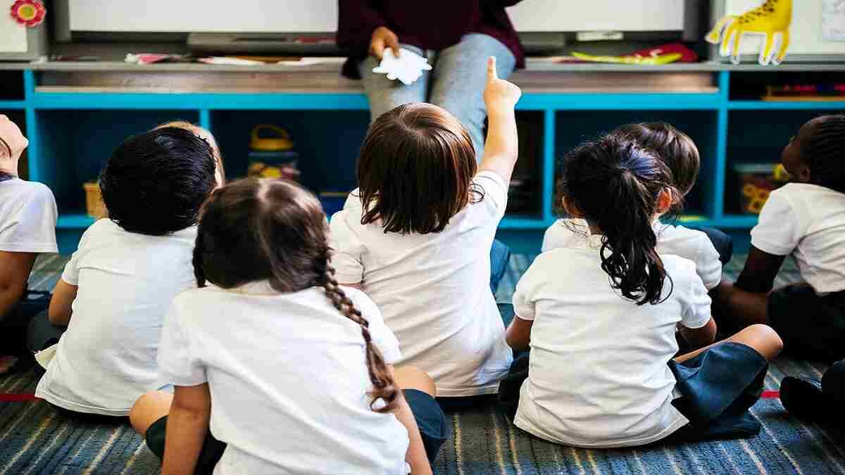 children in classroom 