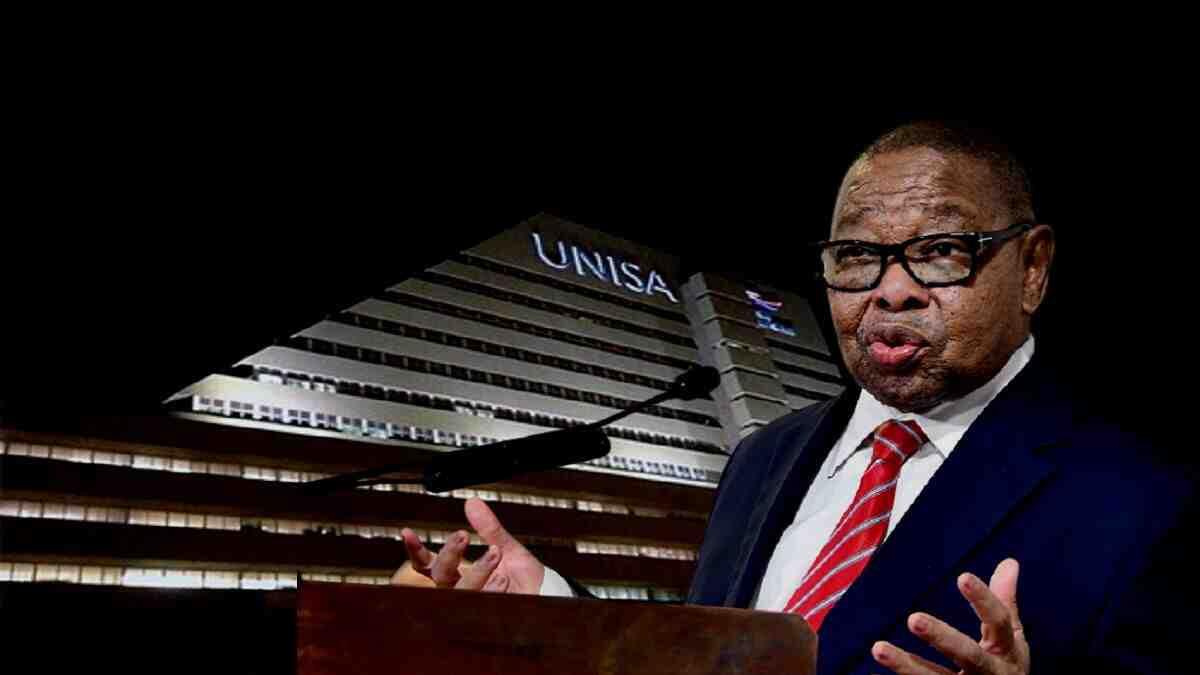 Minister explaining why Unisa will be investigated 
