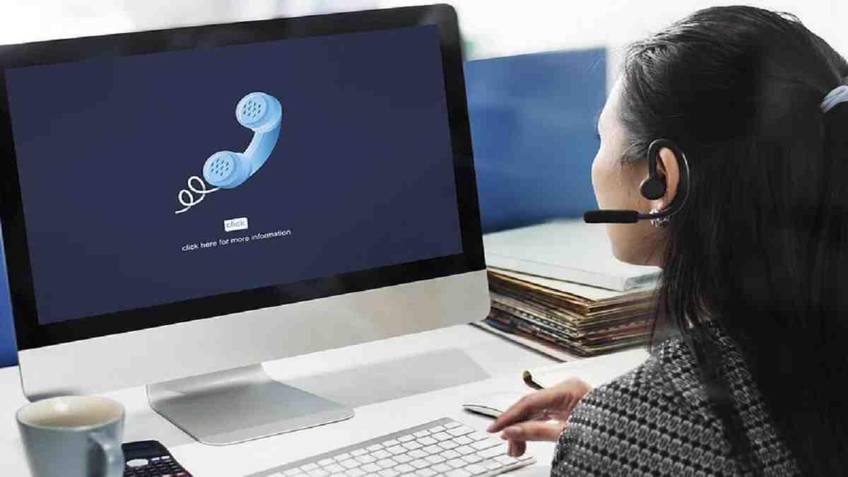 person at call centre job