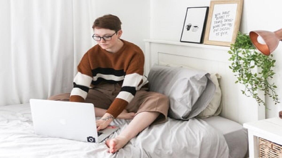 student doing online engineering course