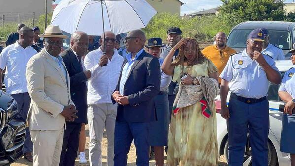 Minister Bheki Cele visits Fort Hare to discuss intensified action