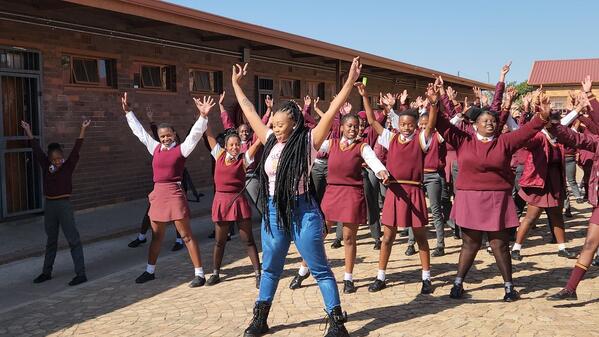 Bontle performing dance routine 